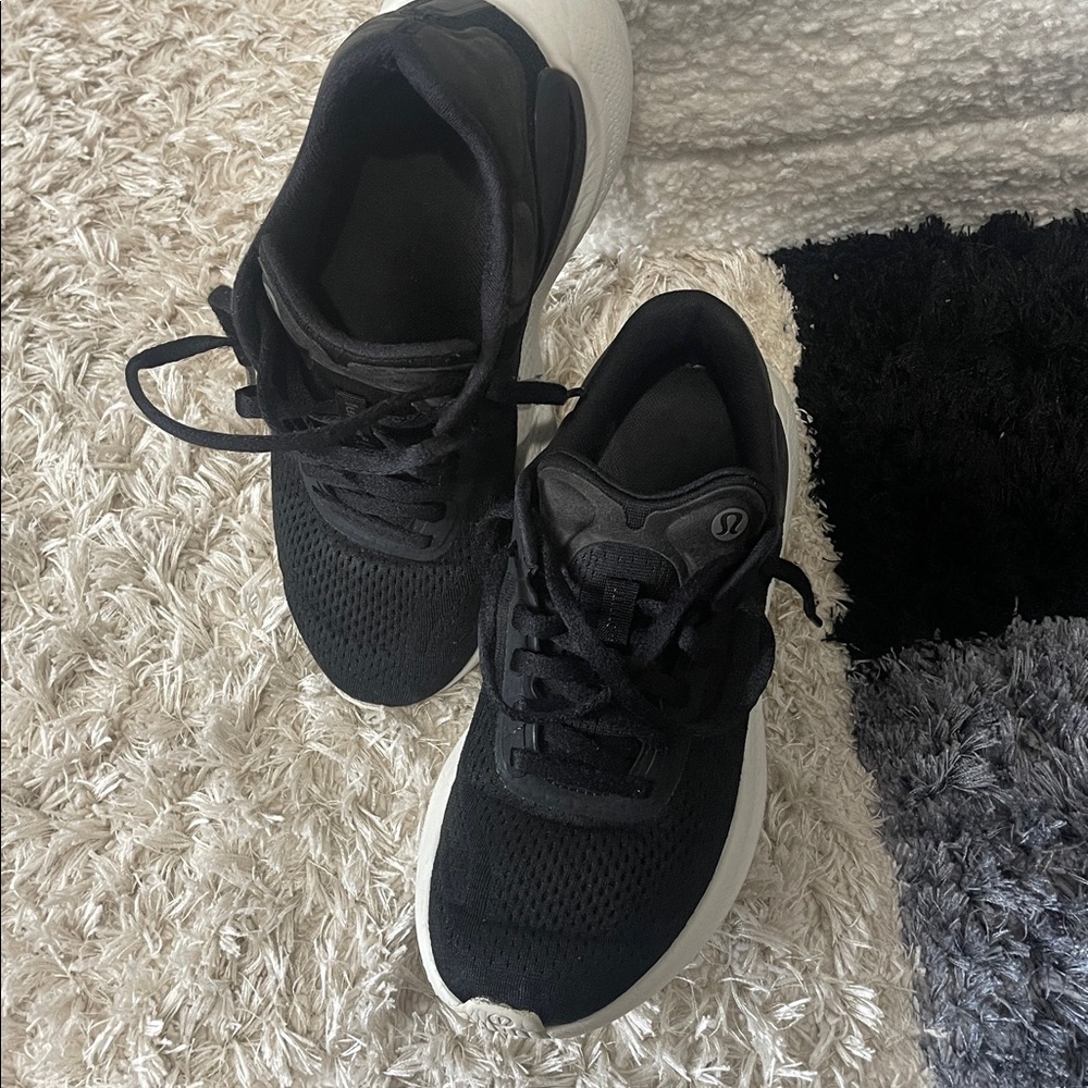 Lululemon Beyondfeel Running Shoes View 2